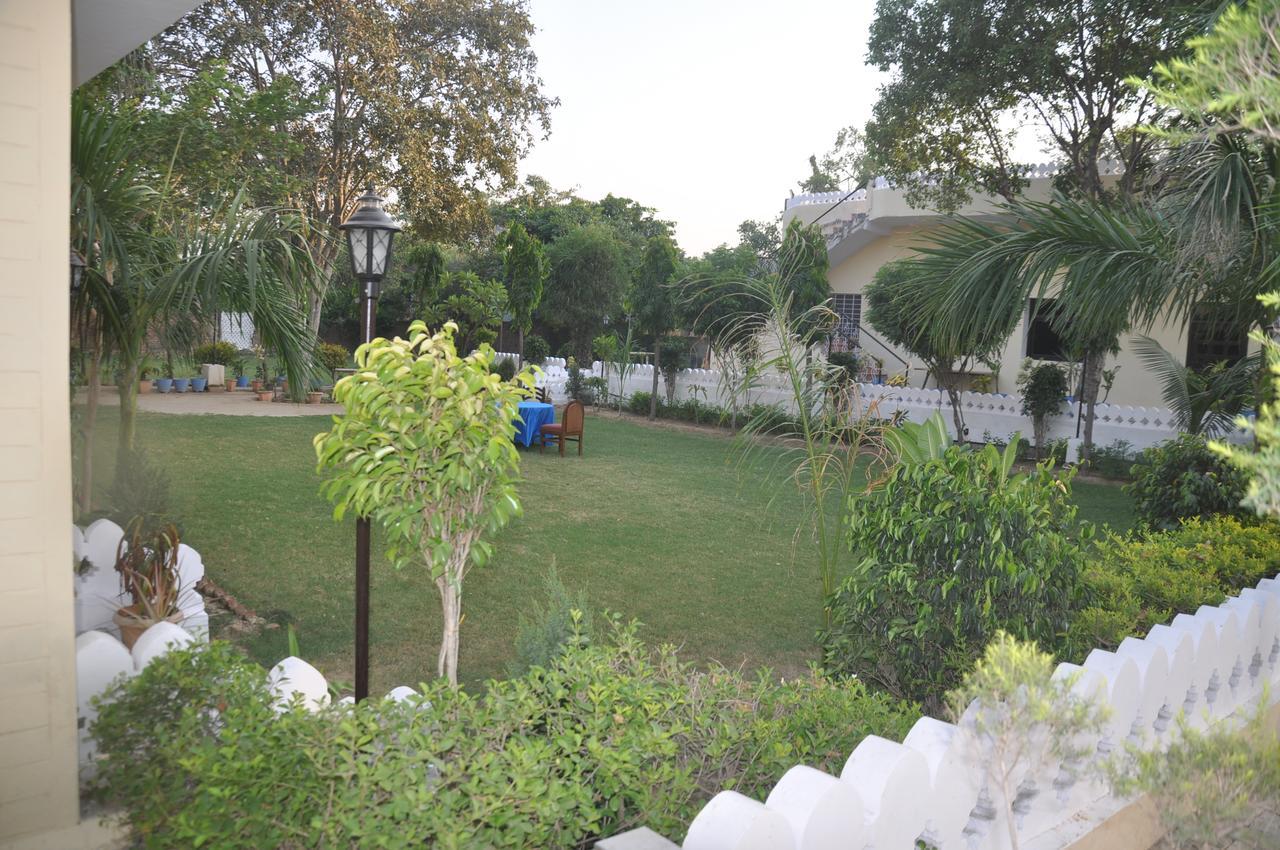 Hotel Eagle Nest Bharatpur Esterno foto