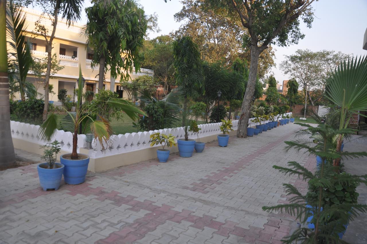 Hotel Eagle Nest Bharatpur Esterno foto