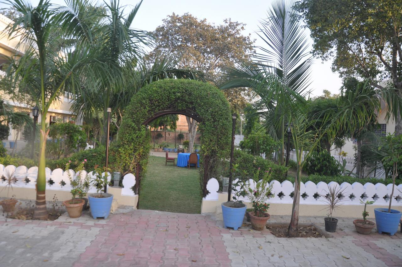 Hotel Eagle Nest Bharatpur Esterno foto