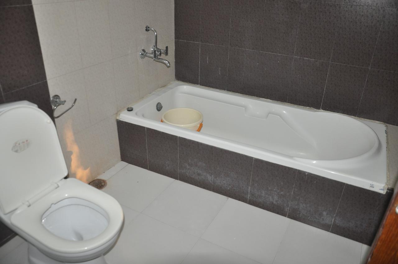 Hotel Eagle Nest Bharatpur Esterno foto