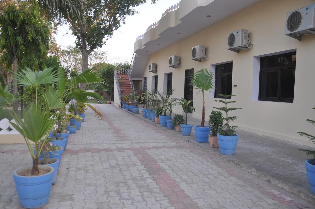 Hotel Eagle Nest Bharatpur Esterno foto